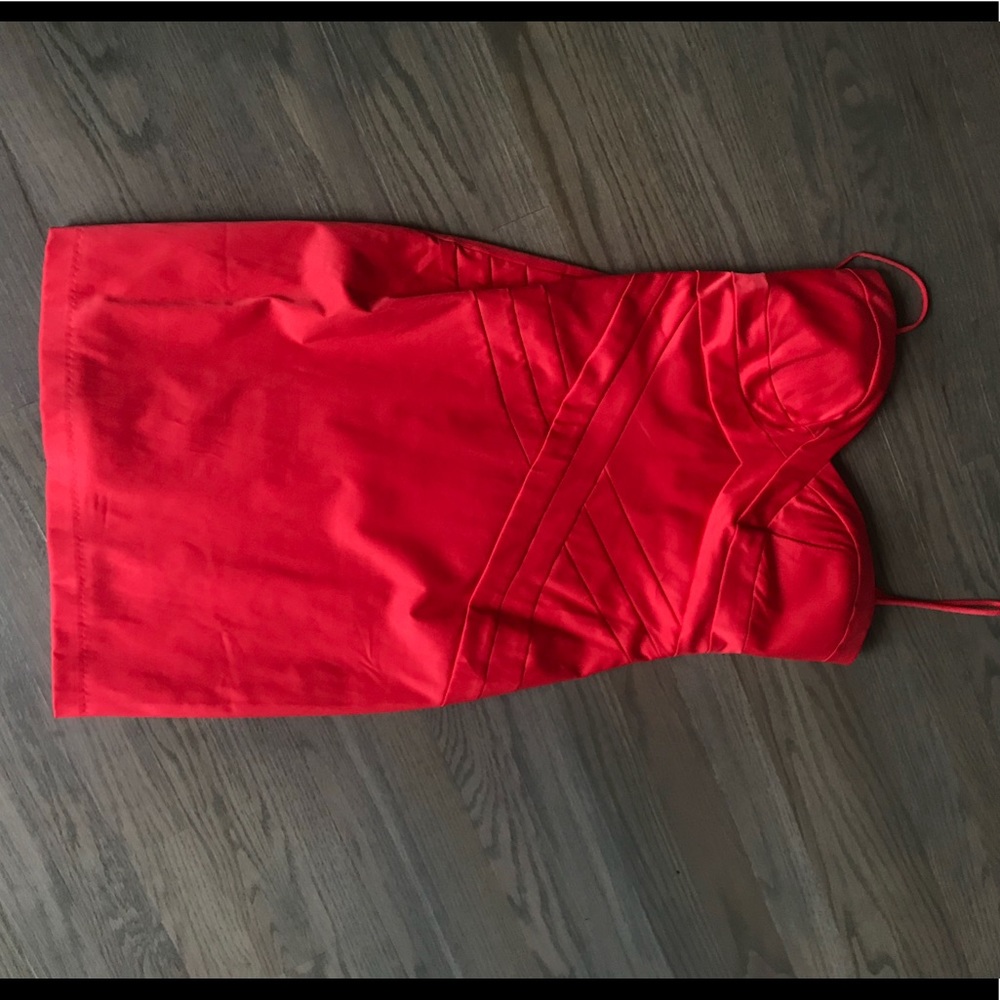 Coral bodcon dress! Size 6.